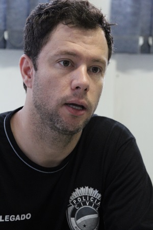 Delegado Dr. Rafael Carvalho durante entrevista ao Jornal da Nova